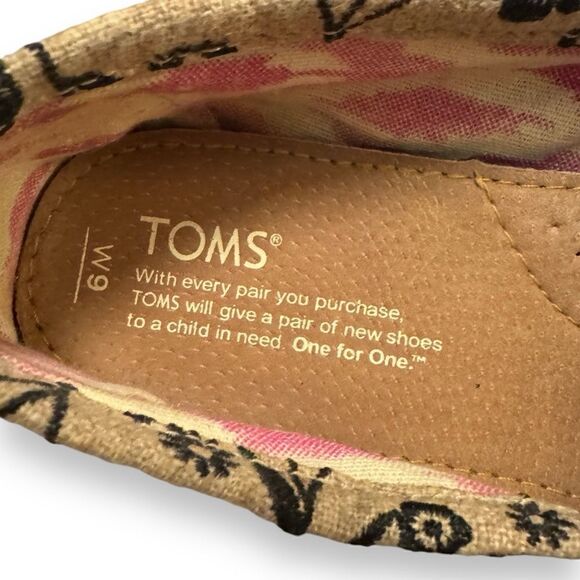 TOMS Tan and Black Floral Embroidered Espadrilles Alpargatas - Picture 4 of 5